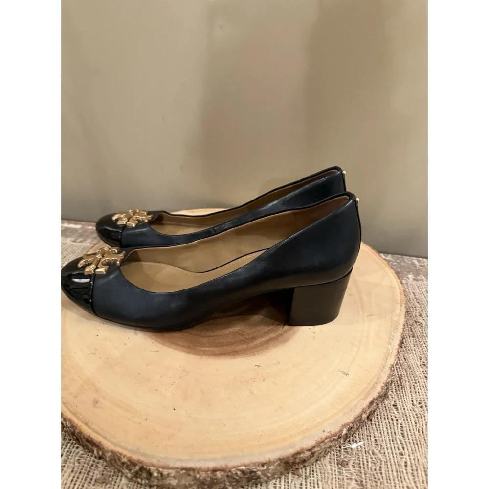 Tory Burch Everly Patent Cap Toe Pump Black Block Heel Shoes Size 9 Gold Logo‎